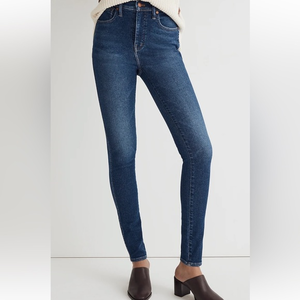 Madewell • 9”High Rise Skinny Jeans Size‎ 26 raw hem dark wash stretchy